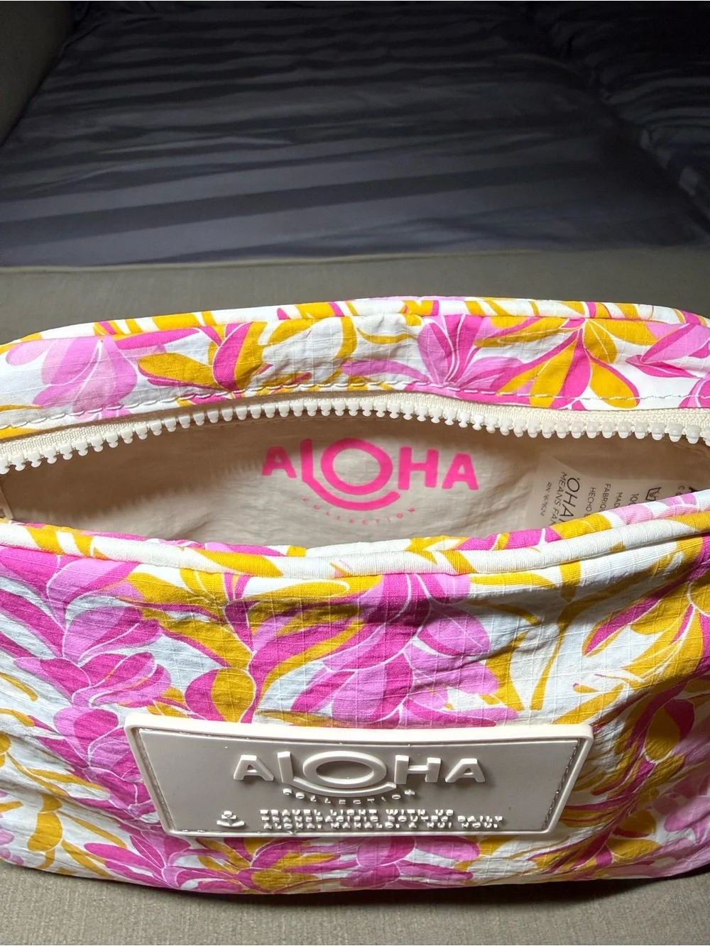 NWT RARE Aloha Collection SUPER SPECIAL LIMITED EDITION Le Tour Lei Stand Taffy